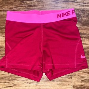 Like new size small Nike pro shorts!